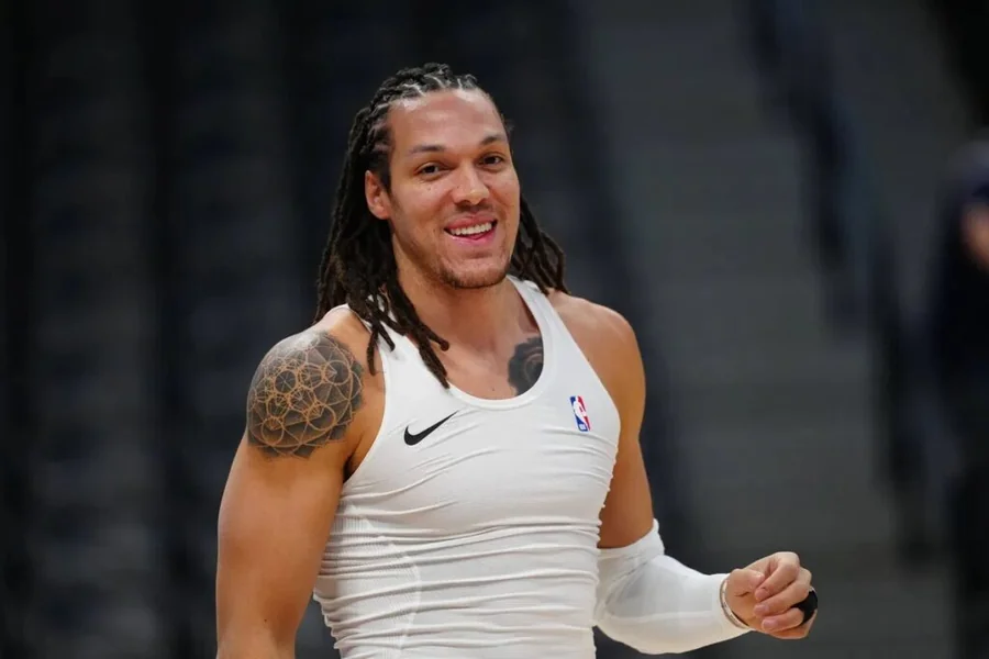 Gonzalez Aaron Gordon Wife